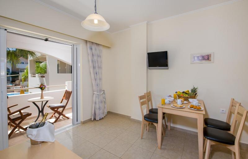 One-Bedroom Apartment image 4