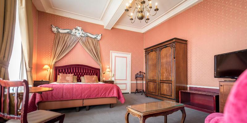 Junior Suite (2 Adults) image 3