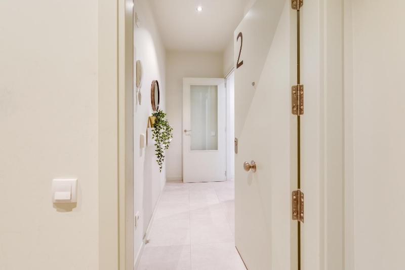 One-Bedroom Apartment image 4