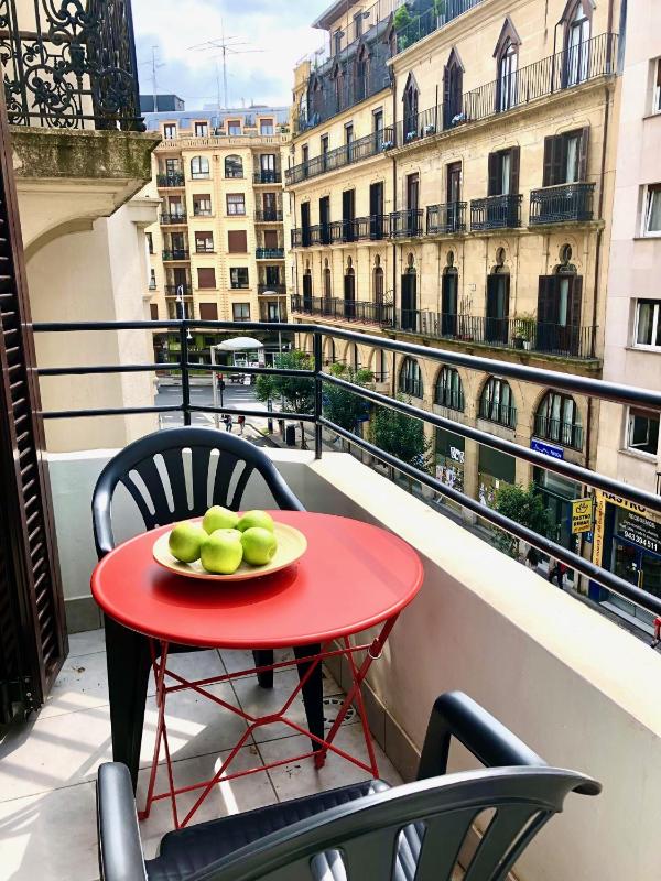 FOODIES LOCATION. SURF. NETFLIX . 3 BDR - image 20