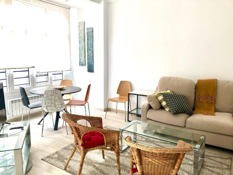 FOODIES LOCATION. SURF. NETFLIX . 3 BDR - image 7