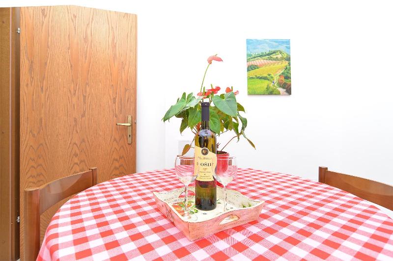Apartment image 4