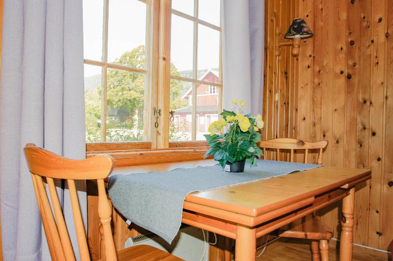 One-Bedroom Cottage image 4