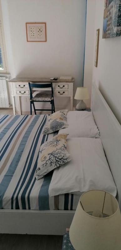 Deluxe Double Room with Sea View image 2