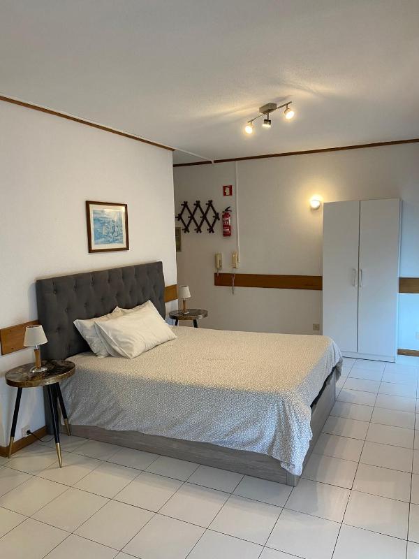 Studio Apartment image 3