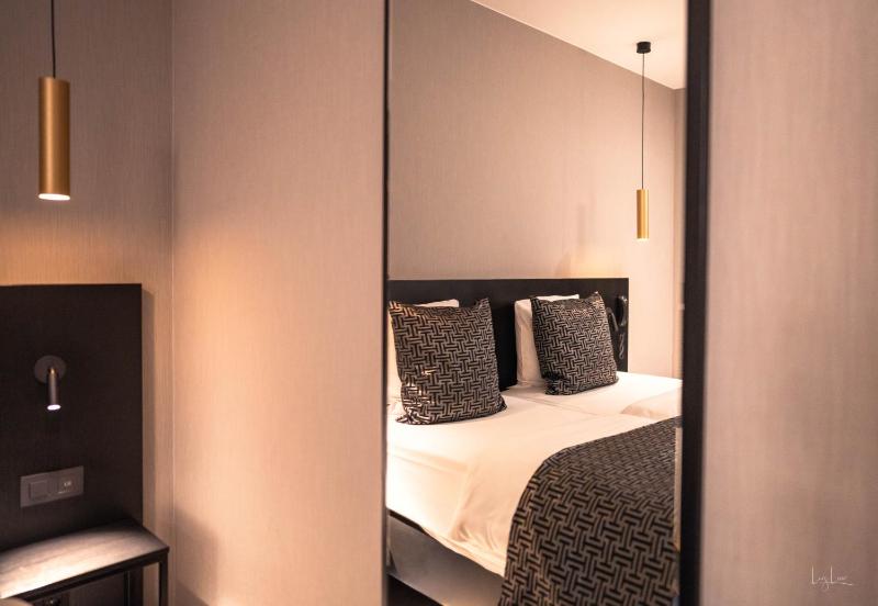 Luxury Twin with Shower image 3