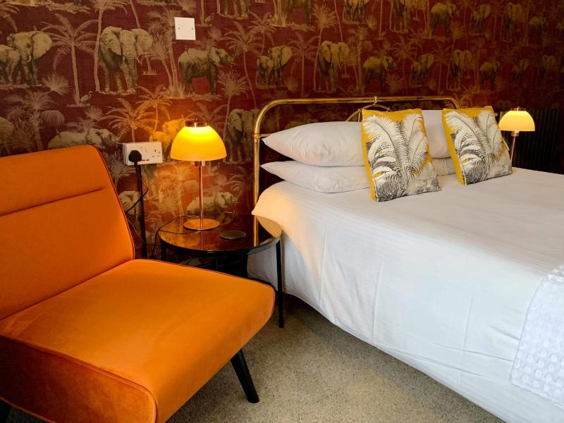 King Room image 3
