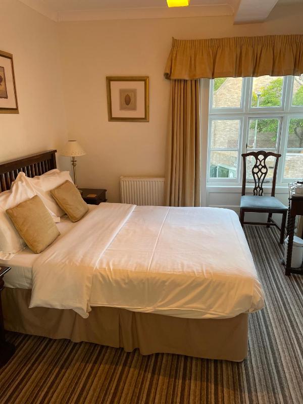Double Room image 1