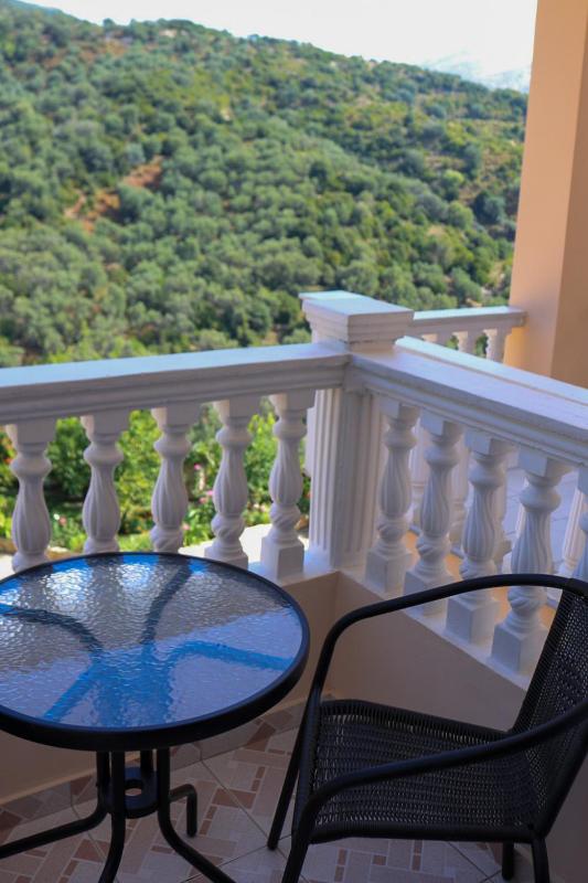 Apartment with Mountain View image 4