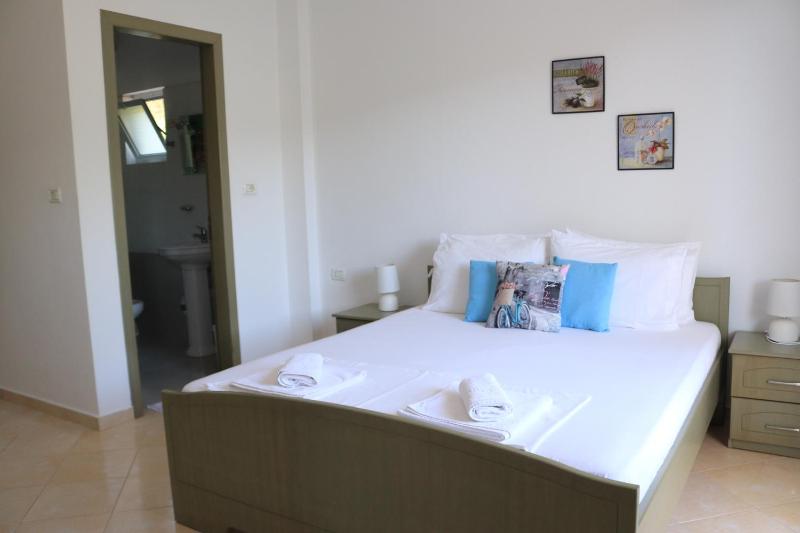 Apartment with Mountain View image 3