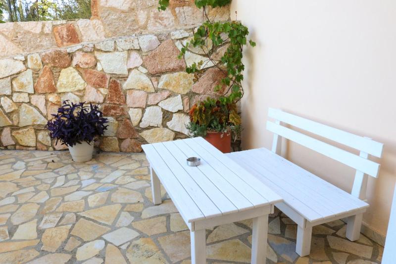 Double Room with Balcony and Sea View image 3