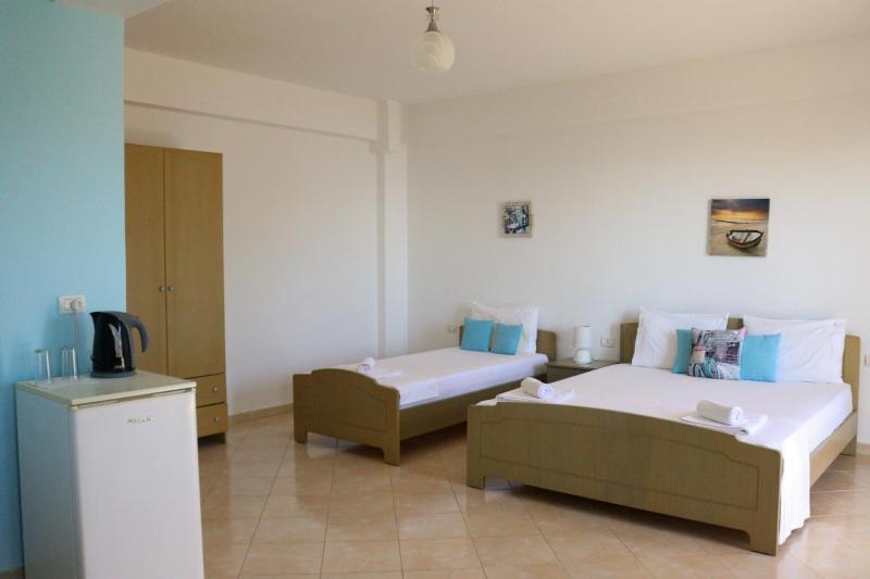 Quadruple Room with Garden View image 1