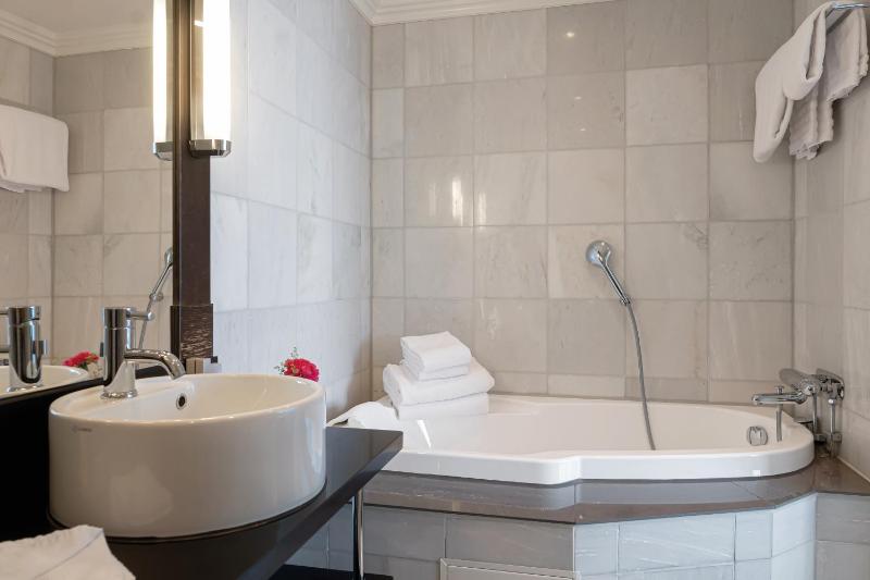 Elite Park Avenue Hotel - image 8