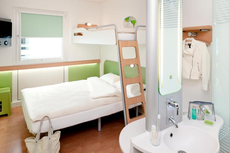Double Room image 1