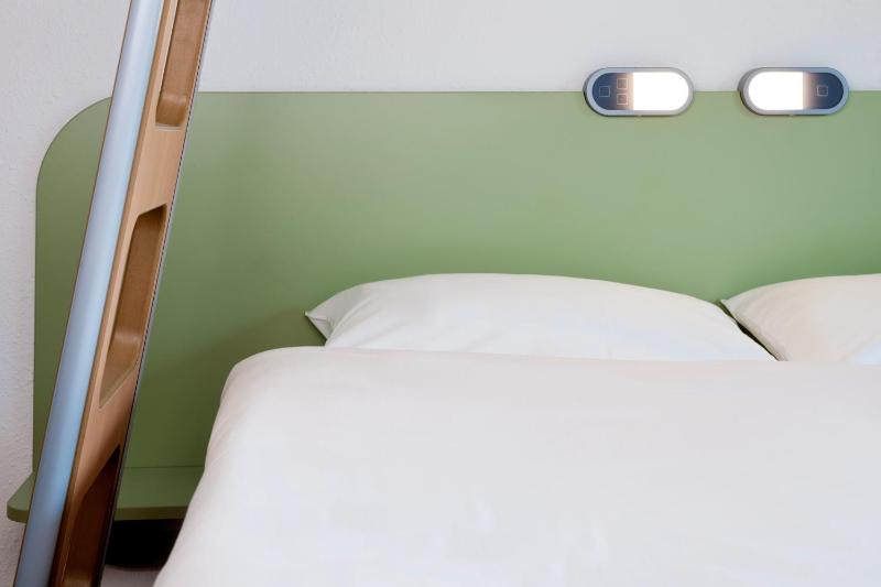 Double Room image 3