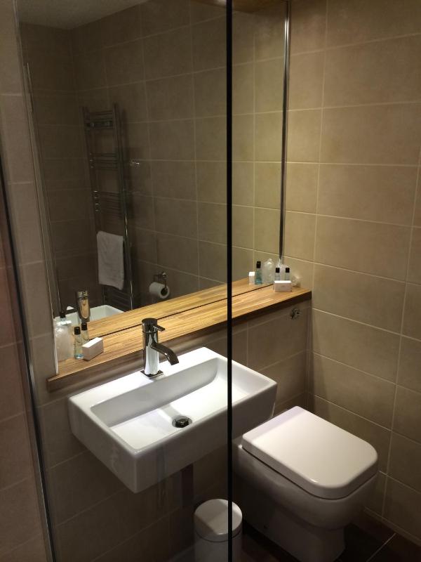 Twin Room with Shower image 1