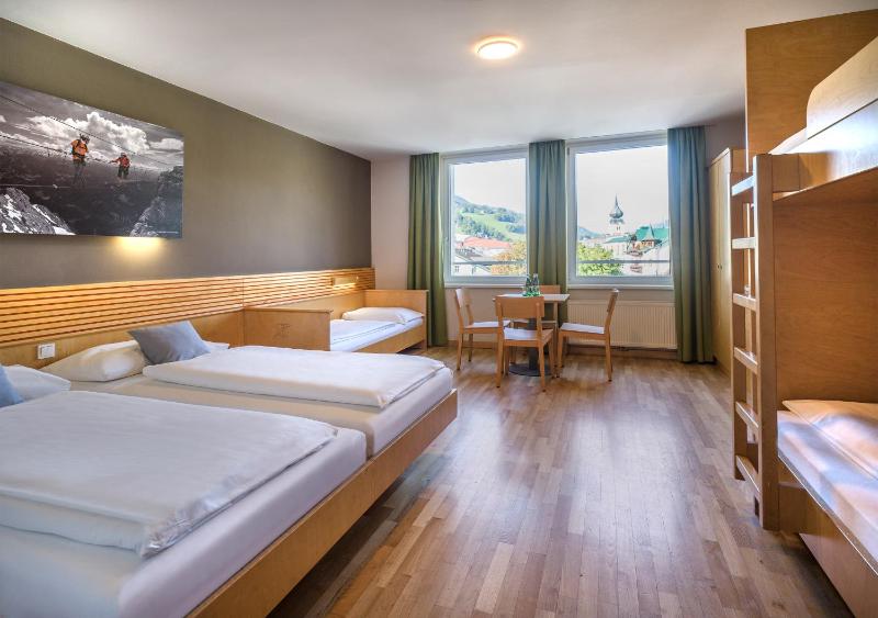 Five-Bedroom image 4