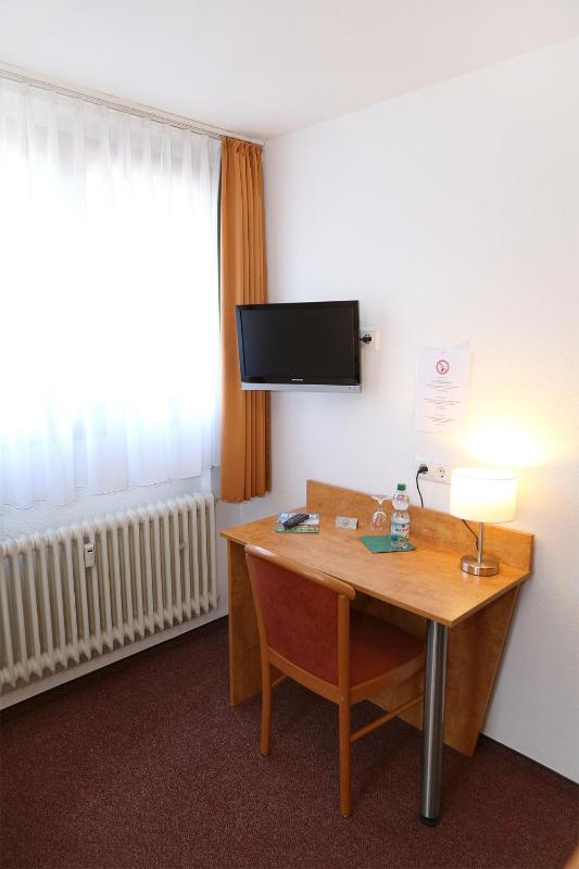 Standard Single Room image 3