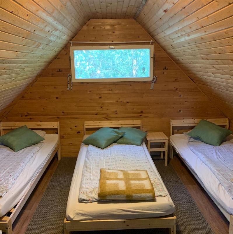 Bungalow (5 Adults) with Shared Bathroom image 4