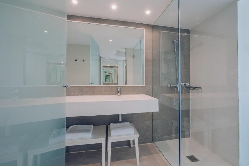 Double or Twin Room with Garden View image 2