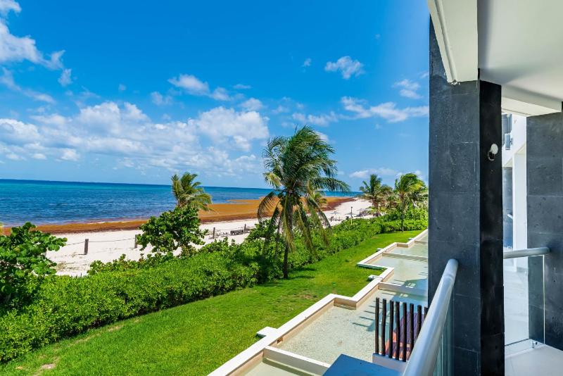 Gorgeous Ocean Front Apartment Casa Shell condo - image 13