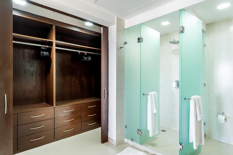 Gorgeous Ocean Front Apartment Casa Shell condo - image 32