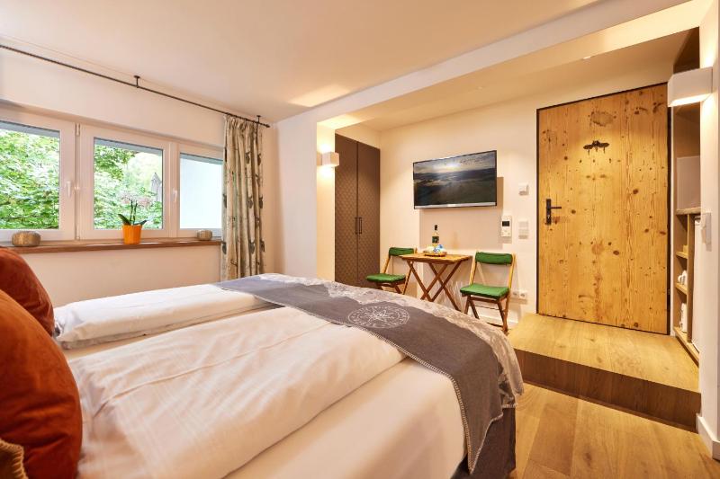 Double Room image 4