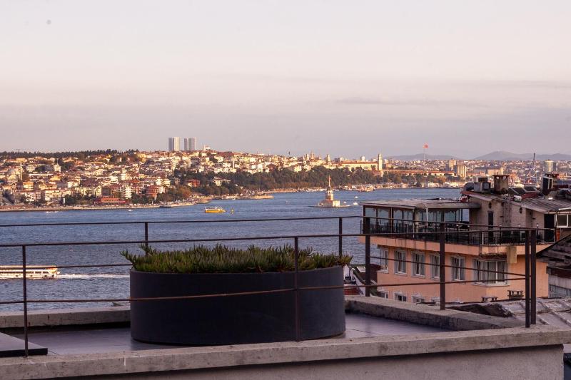 Apartment with Sea View image 1