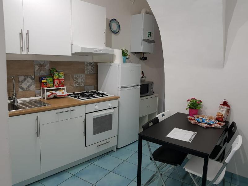 One-Bedroom Apartment image 2