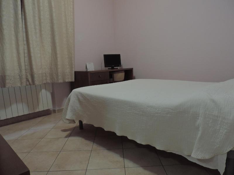 Single Room image 3