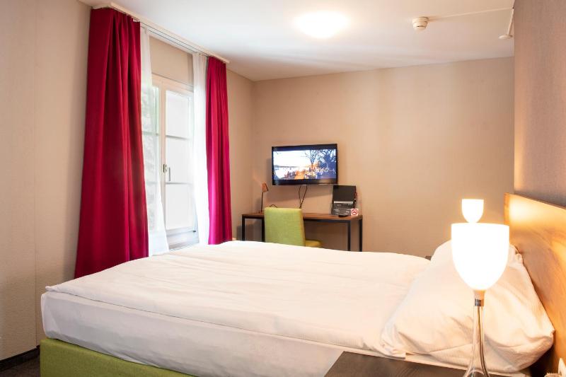 Triple Room with Forest View image 1