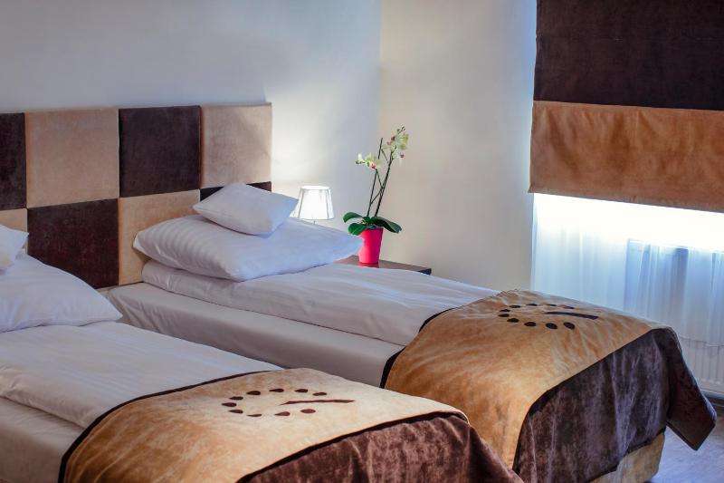 Standard Triple Room image 2