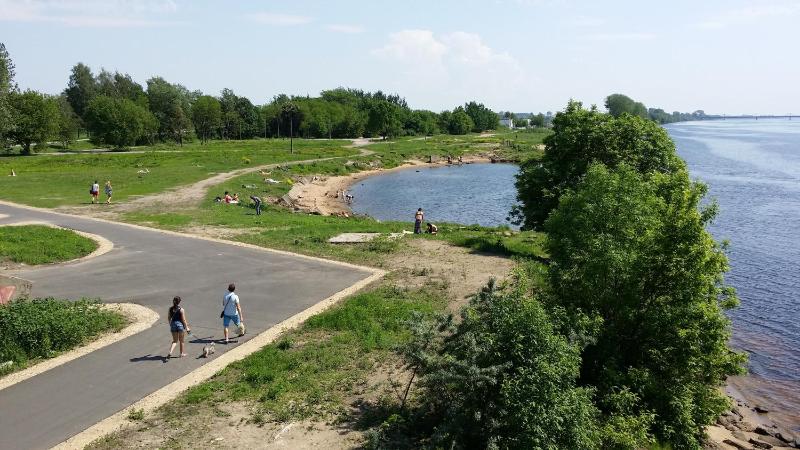 Deluxe One-Bedroom Duplex Apartment image 3