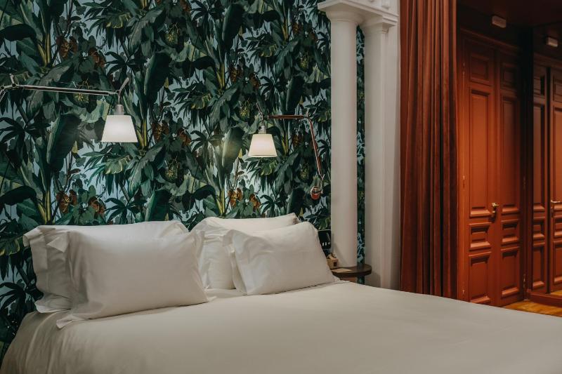 King Room with Garden View image 4