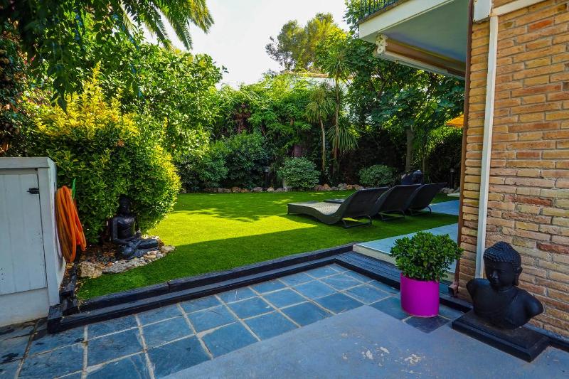 Beach Apartment Garden Vinyet by Hello Homes Sitges - image 18