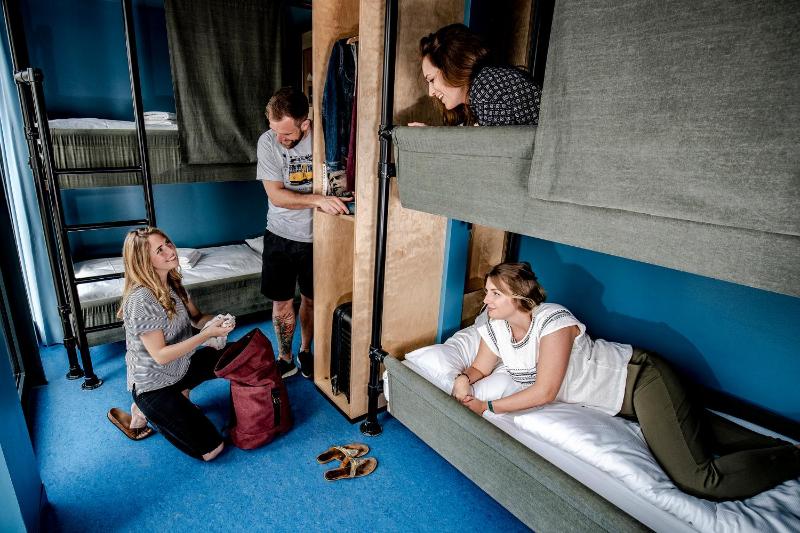Bed in 8-Bed Mixed Dormitory Room image 3