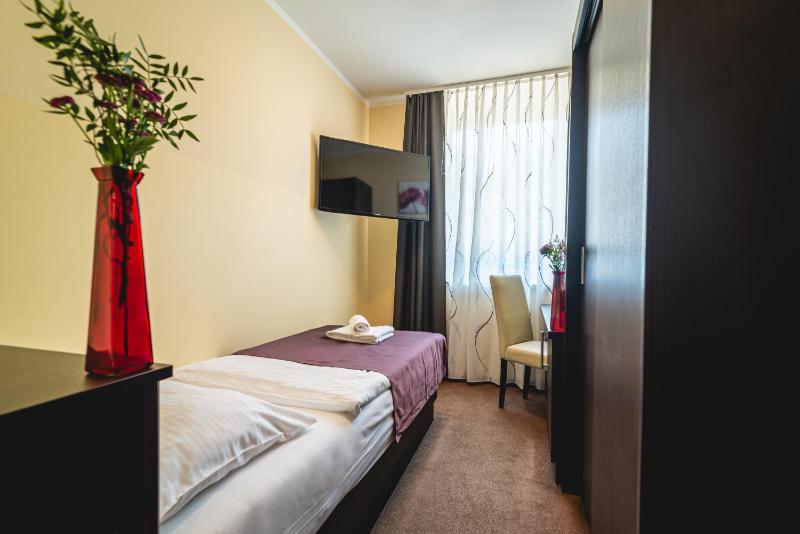 Single Room image 1