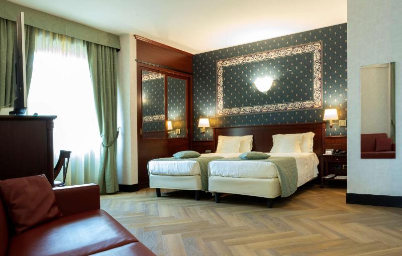 Quadruple Room image 1