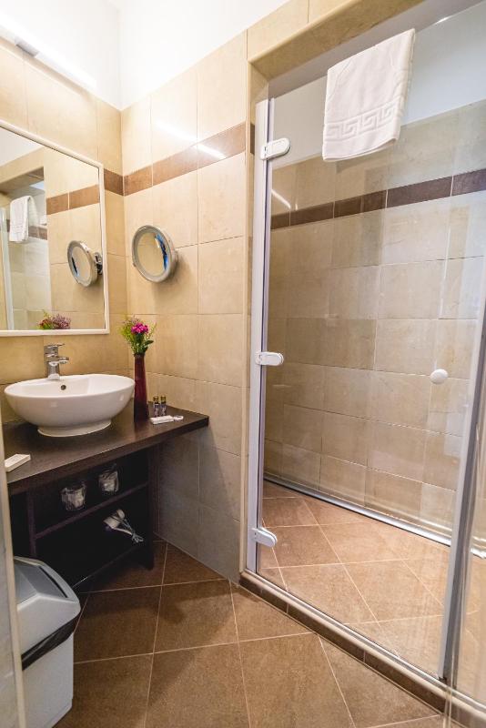 Superior Double Room image 4