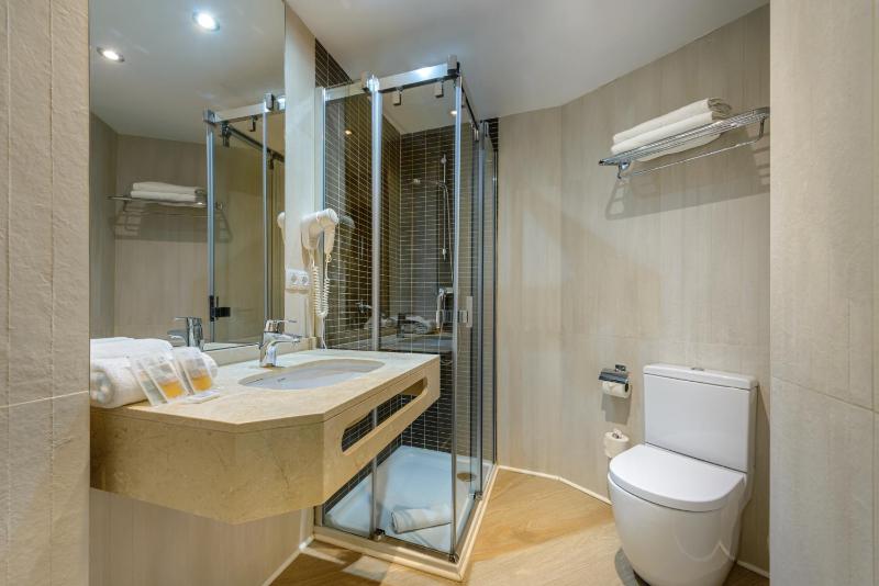 Double Room without Balcony image 2