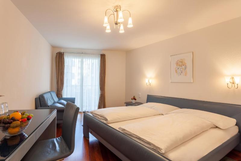 Standard Double Room image 2