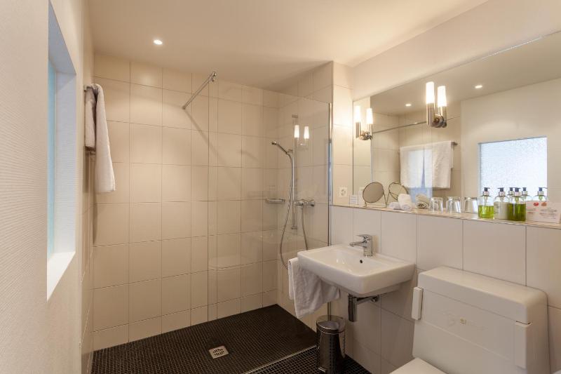 Junior Suite with Balcony image 4