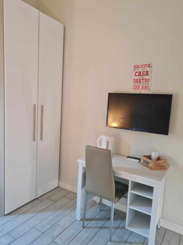 Double Room image 3