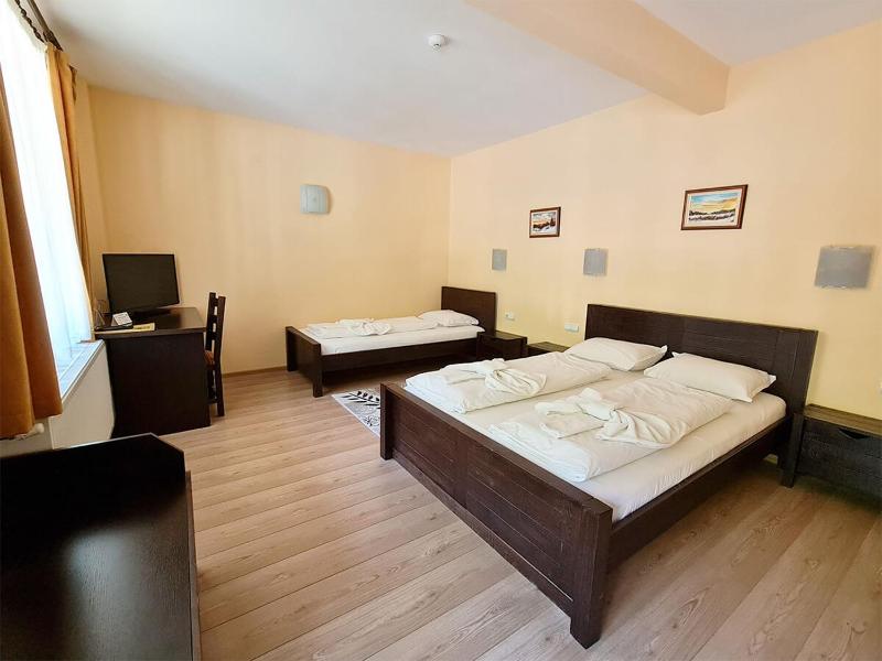 Triple Room with Balcony image 1