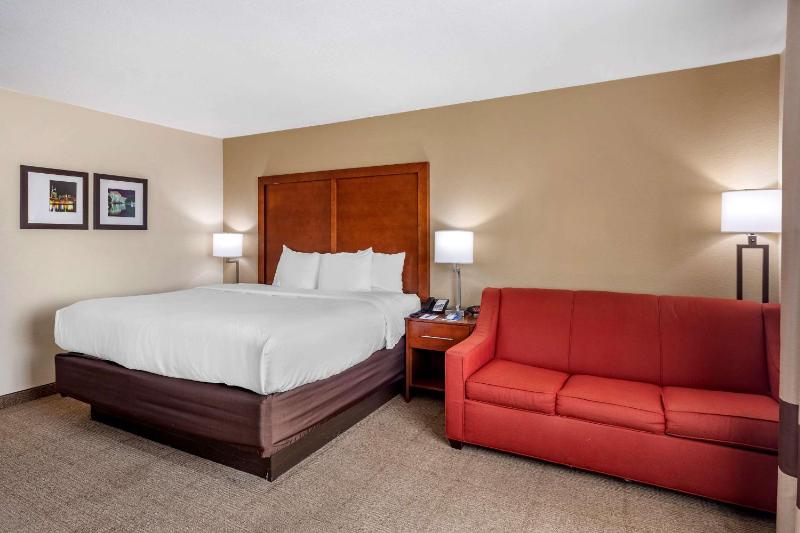 Superior King Room - Non-Smoking image 4