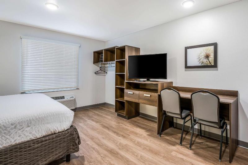 King Room with Tub - Accessible/Non Smoking image 2