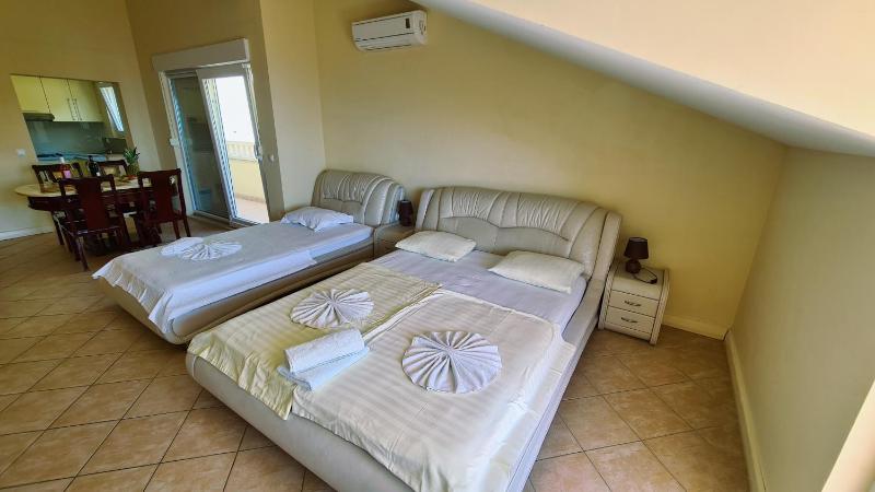 Apartments Villa Astra & Pinija - image 30