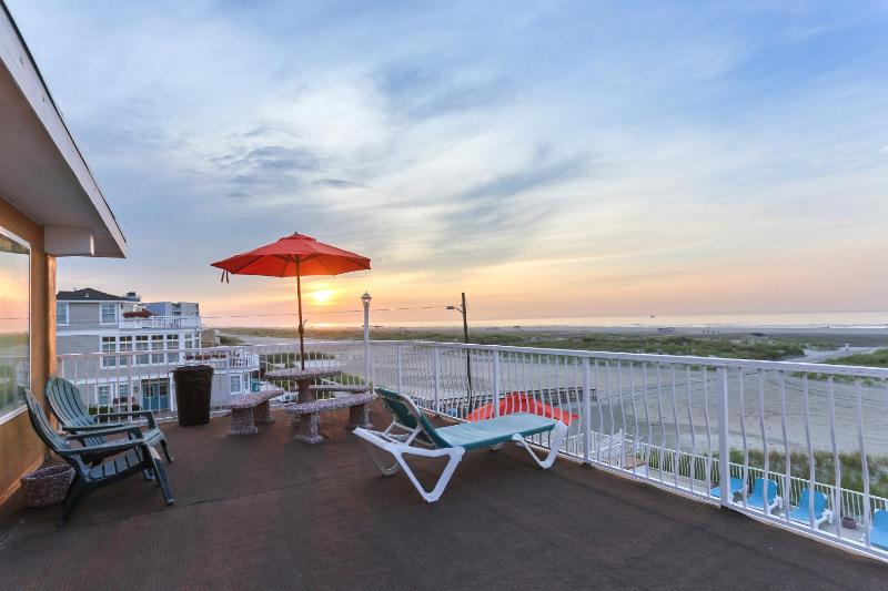 King Suite Oceanfront image 2