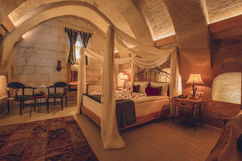 Deluxe King Room image 1