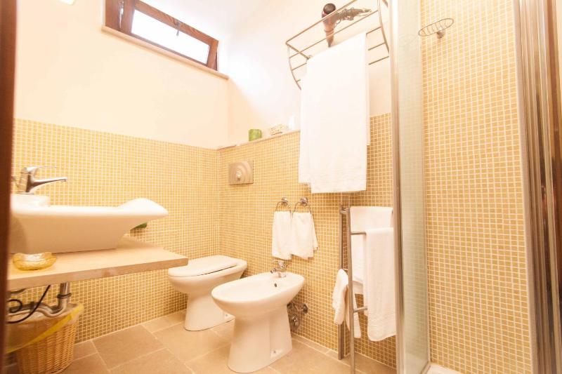 Double or Twin Room image 4